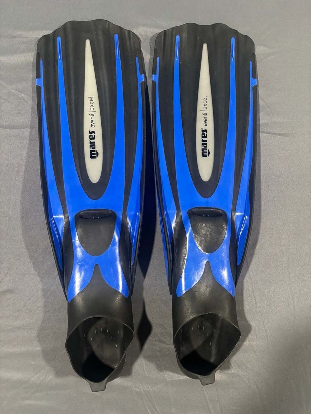 Mares Avanti Excel Full Foot Scuba Diving Fins Size 46-47 (US 11-12) Blue Black